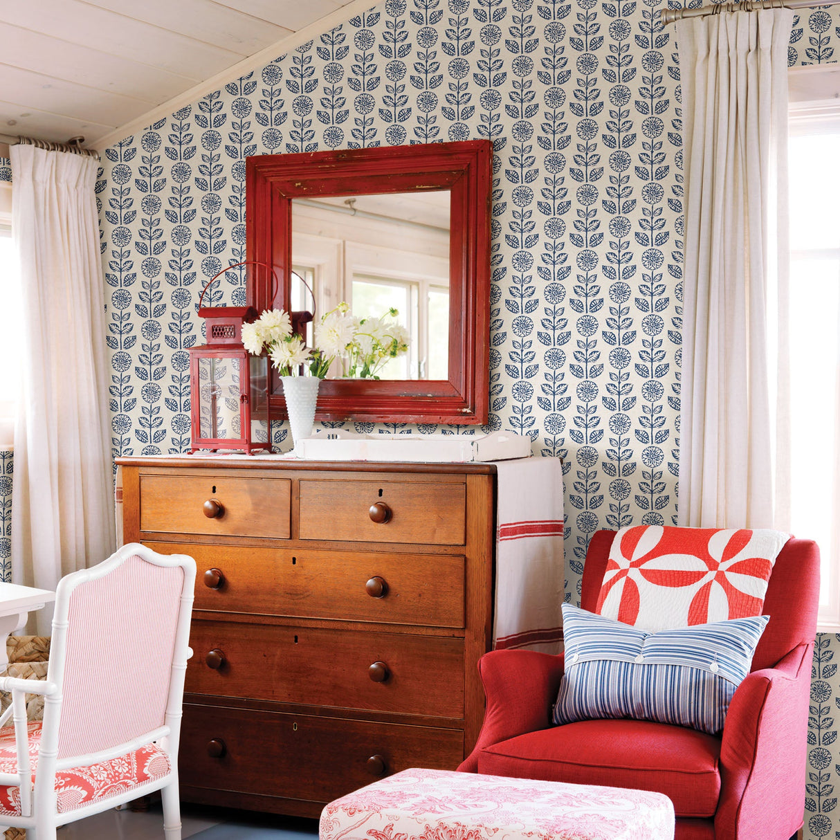 Chesapeake 3119-13512 Dolly Navy Floral Wallpaper