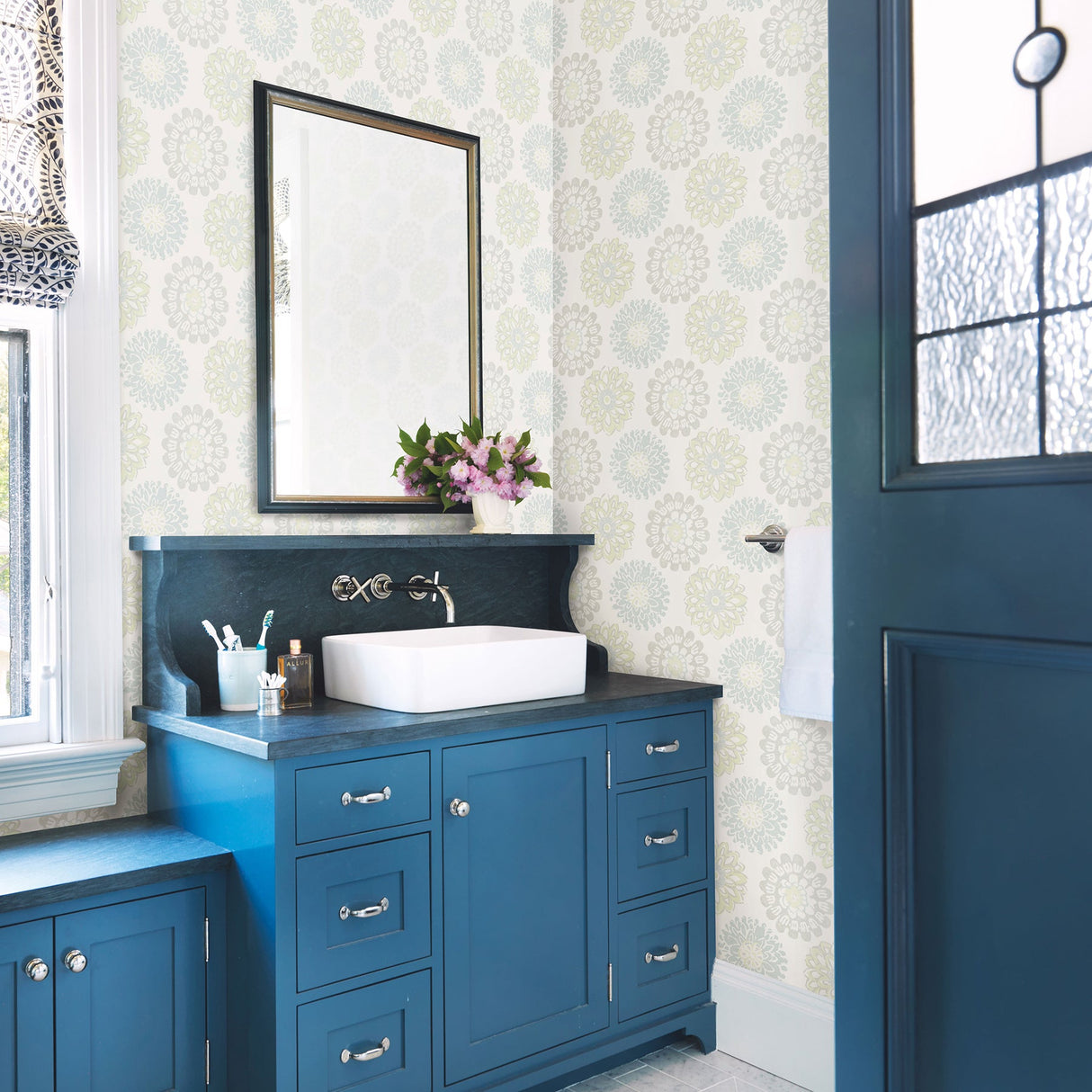 Chesapeake 3120-13704 Sunkissed Light Green Floral Wallpaper