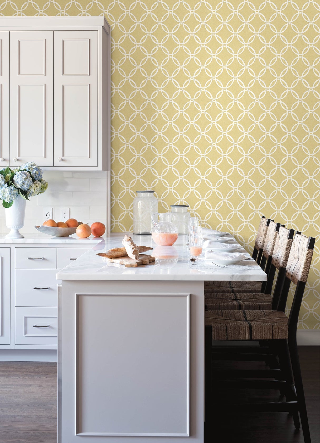 Chesapeake 3122-11003 Quelala Yellow Ring Ogee Wallpaper