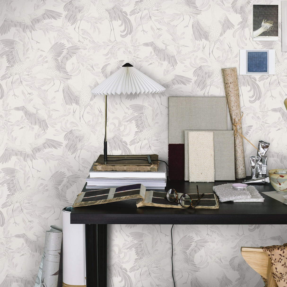 Schumacher 3130 DANCING CRANE in GREY Wallpaper - BORÃ…STAPE