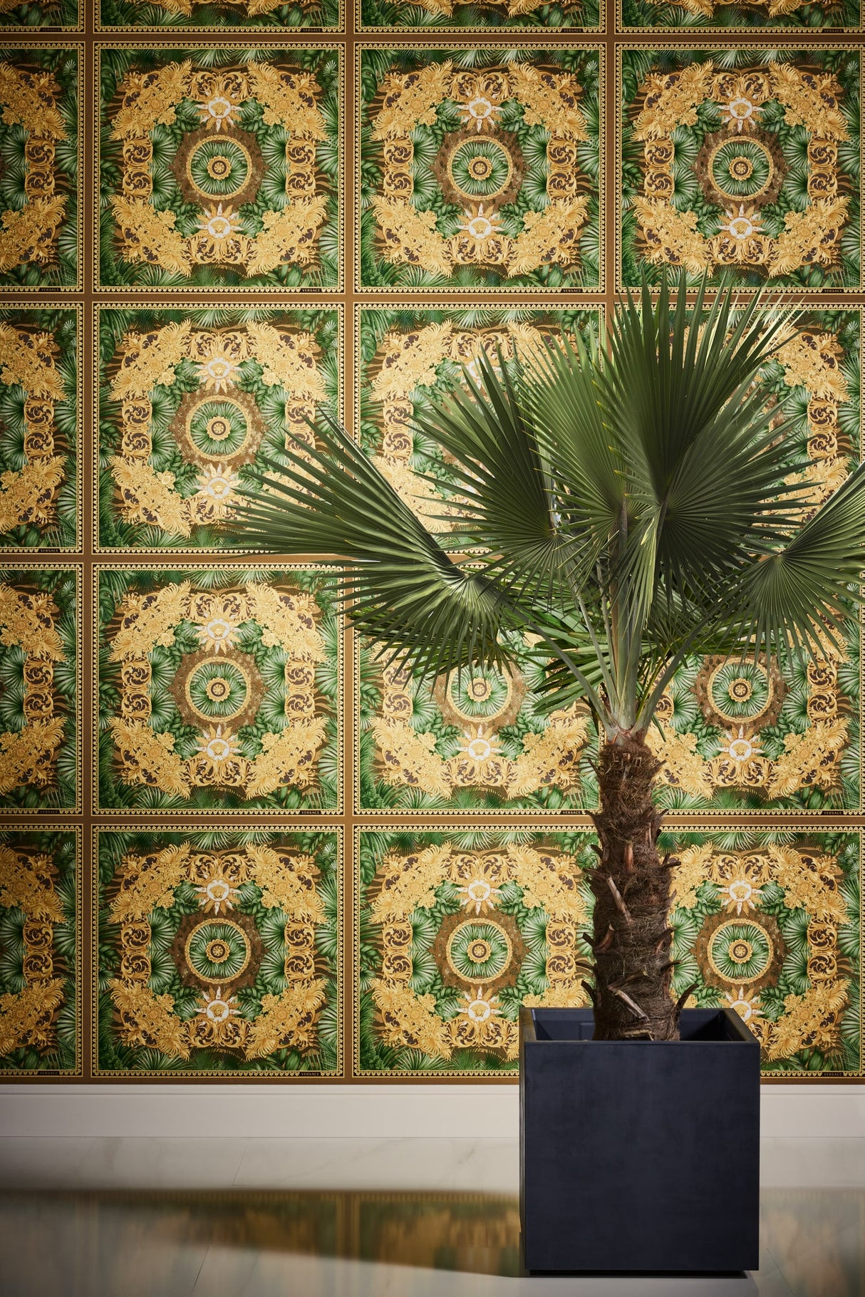 Versace 387033X Wallpaper - Eade's Wallpaper & Fabric