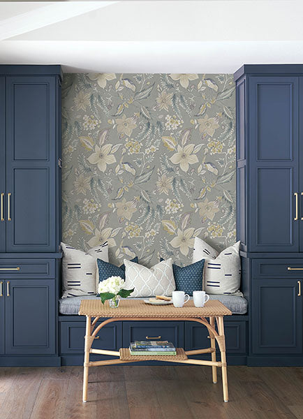 Eade’s Crestwood Grey Crowned Crane Wallpaper by Scott Livin