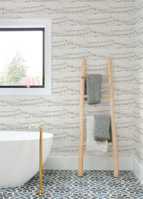 Chesapeake 4071-71045 Rannell Grey Abstract Scallop Wallpaper