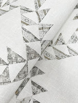 Chesapeake 4142-72630 Scrap Quilt Grey Wallpaper