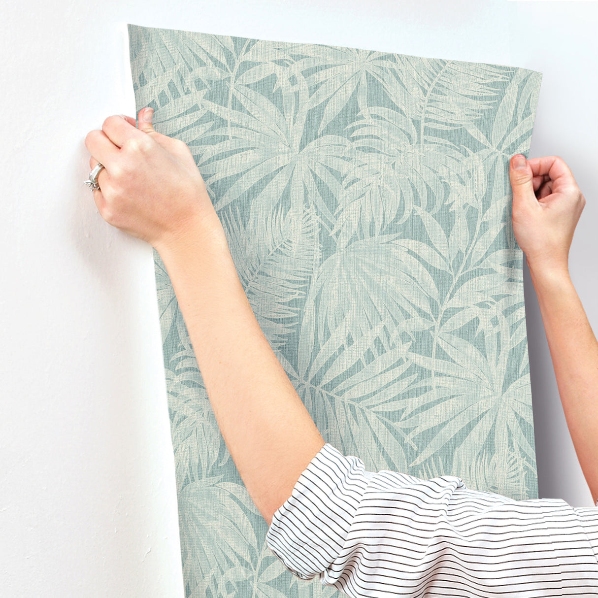 Chesapeake 4191-83026 Sonny Light Blue Fronds Wallpaper