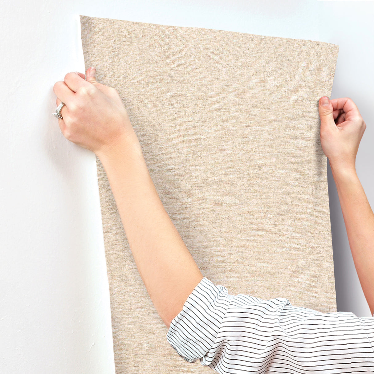 Chesapeake 4191-83038 Tansy Neutral Distressed Wallpaper
