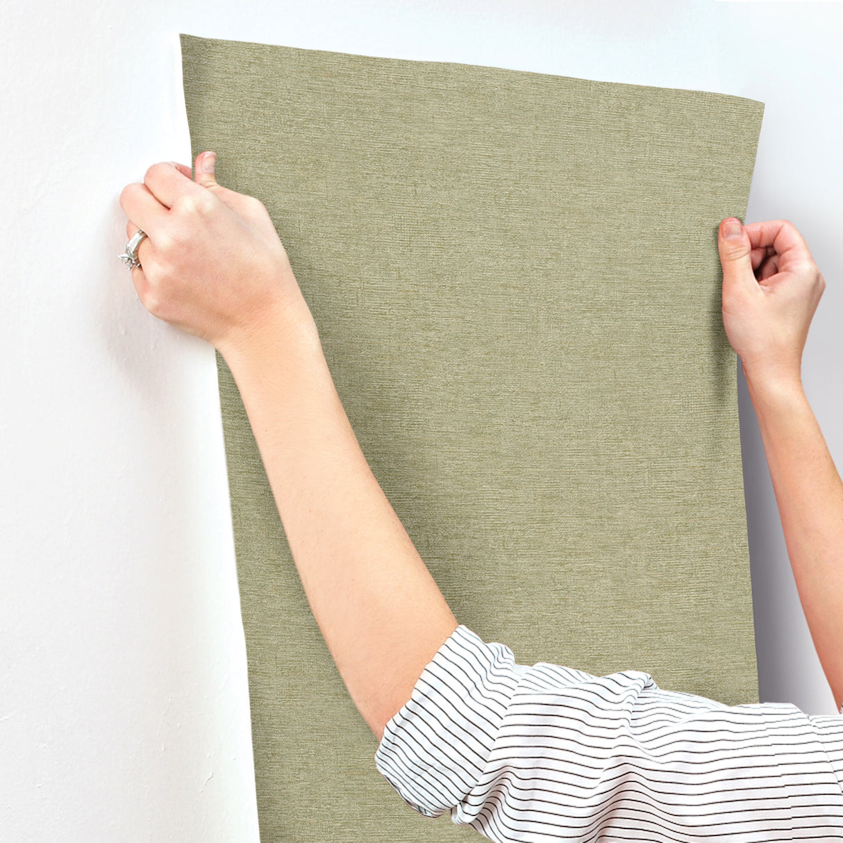 Chesapeake 4191-83041 Tansy Green Distressed Wallpaper