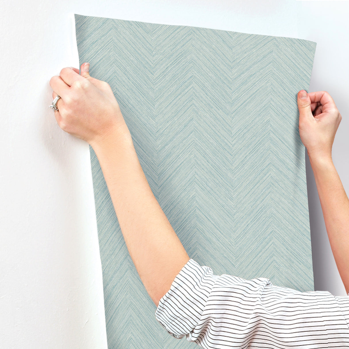 Chesapeake 4192-13672 Caladesi Aqua Linen Chevron Wallpaper