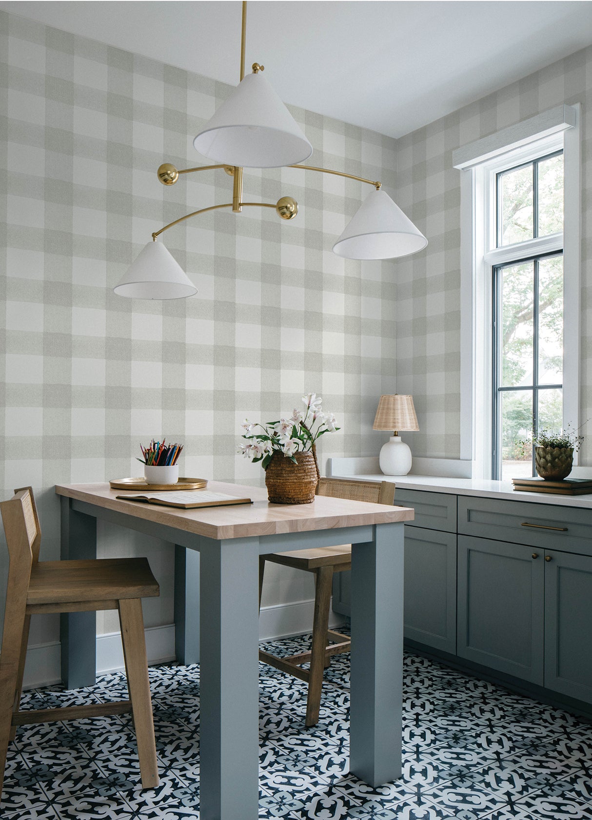 Chesapeake 4192-83422 Thorpe Light Grey Plaid Wallpaper