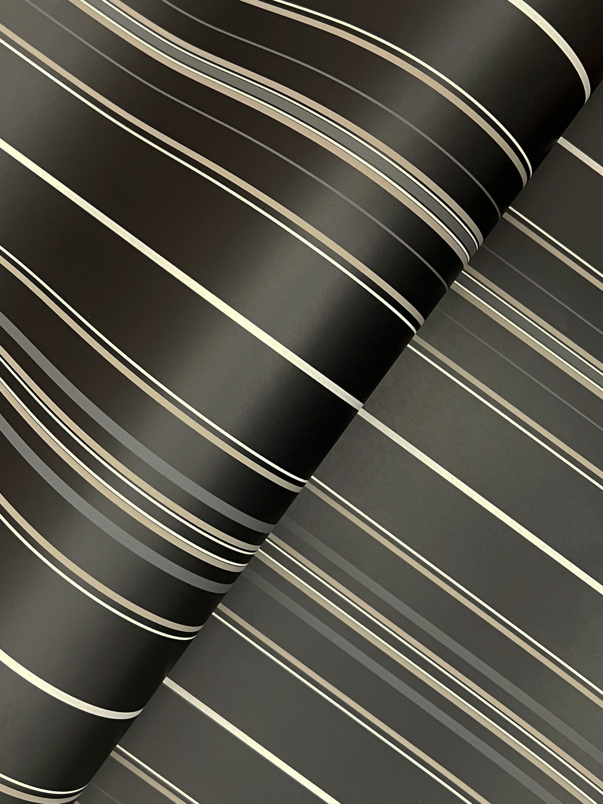 Chesapeake 4192-83453 Lascelle Black Modern Pinstripe Wallpa