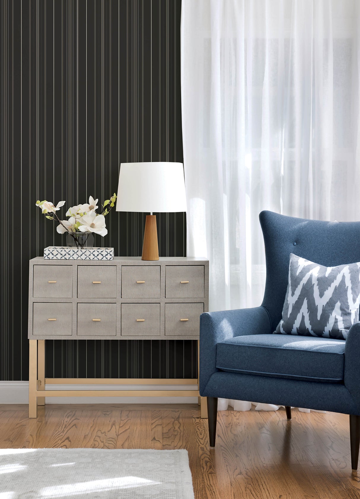 Chesapeake 4192-83453 Lascelle Black Modern Pinstripe Wallpa
