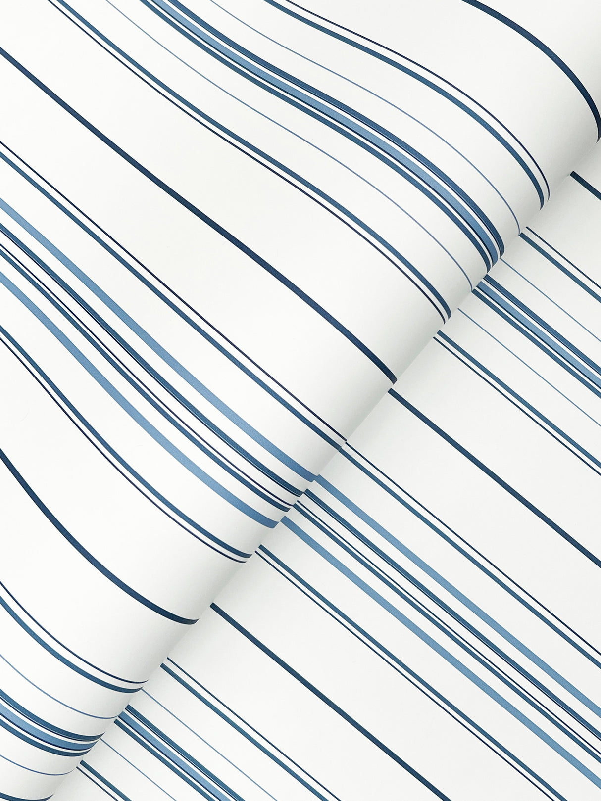 Chesapeake 4192-83454 Lascelle Blue Modern Pinstripe Wallpap