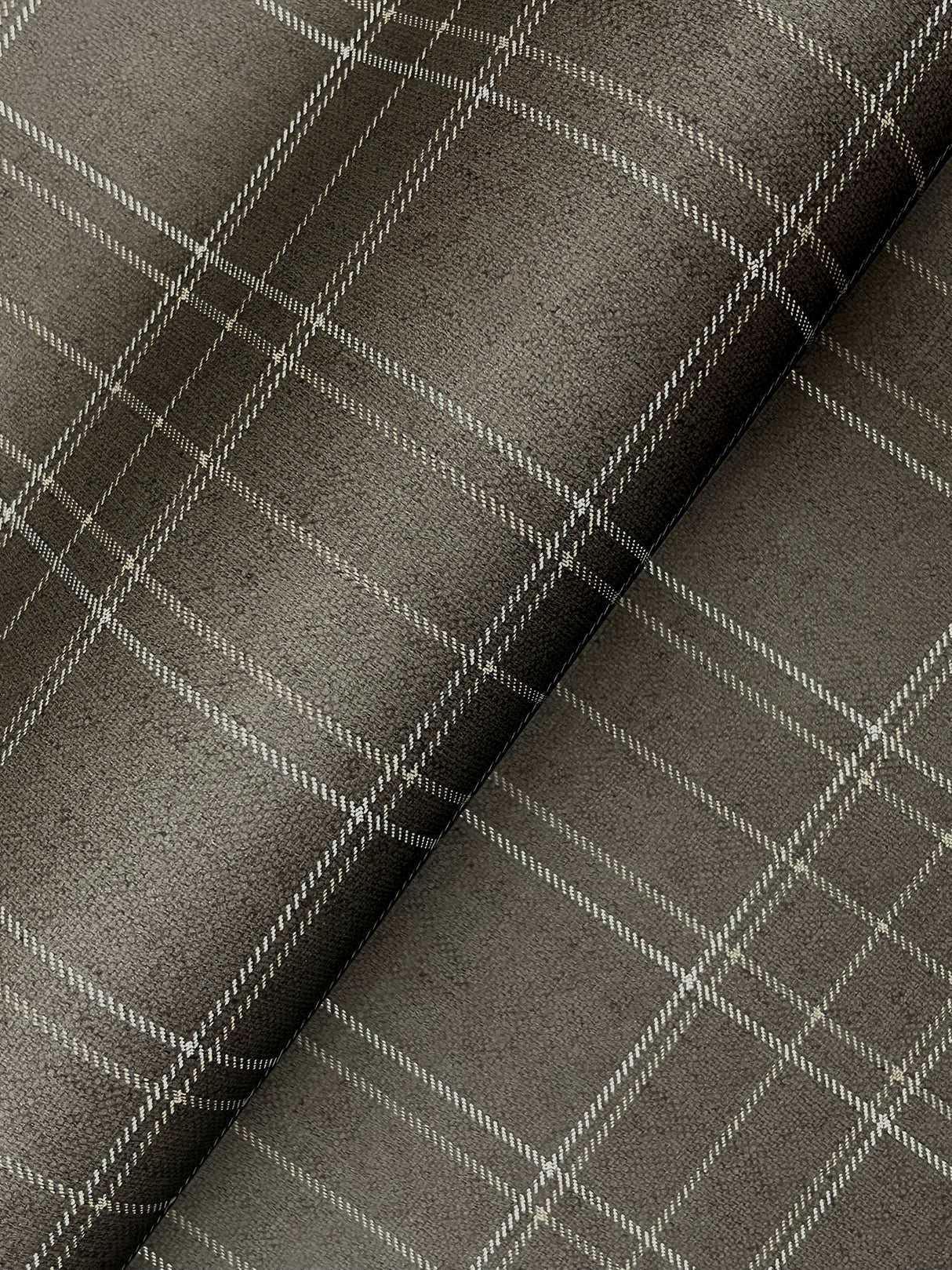 Chesapeake 4192-83457 Fox Hollow Charcoal Dashed Plaid Wallp