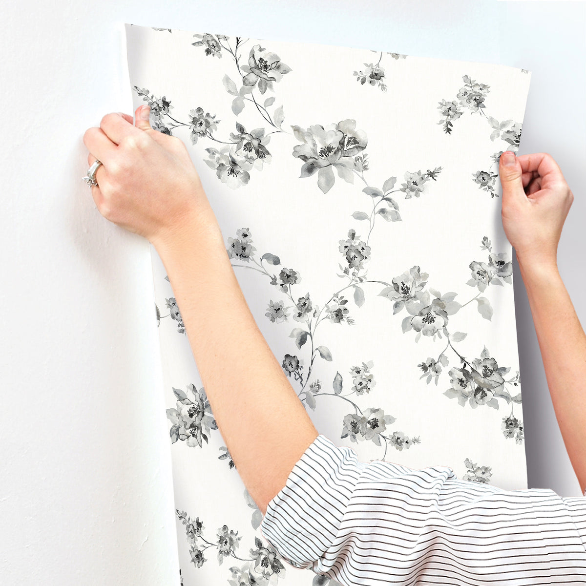 Chesapeake 4199-24482 Festival Floral Charcoal Trailing Wallpaper
