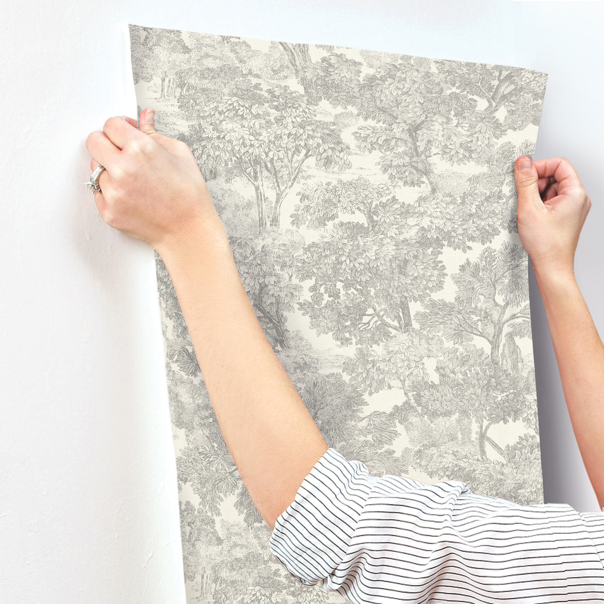 Chesapeake 4199-72560 Spinney Grey Toile Wallpaper