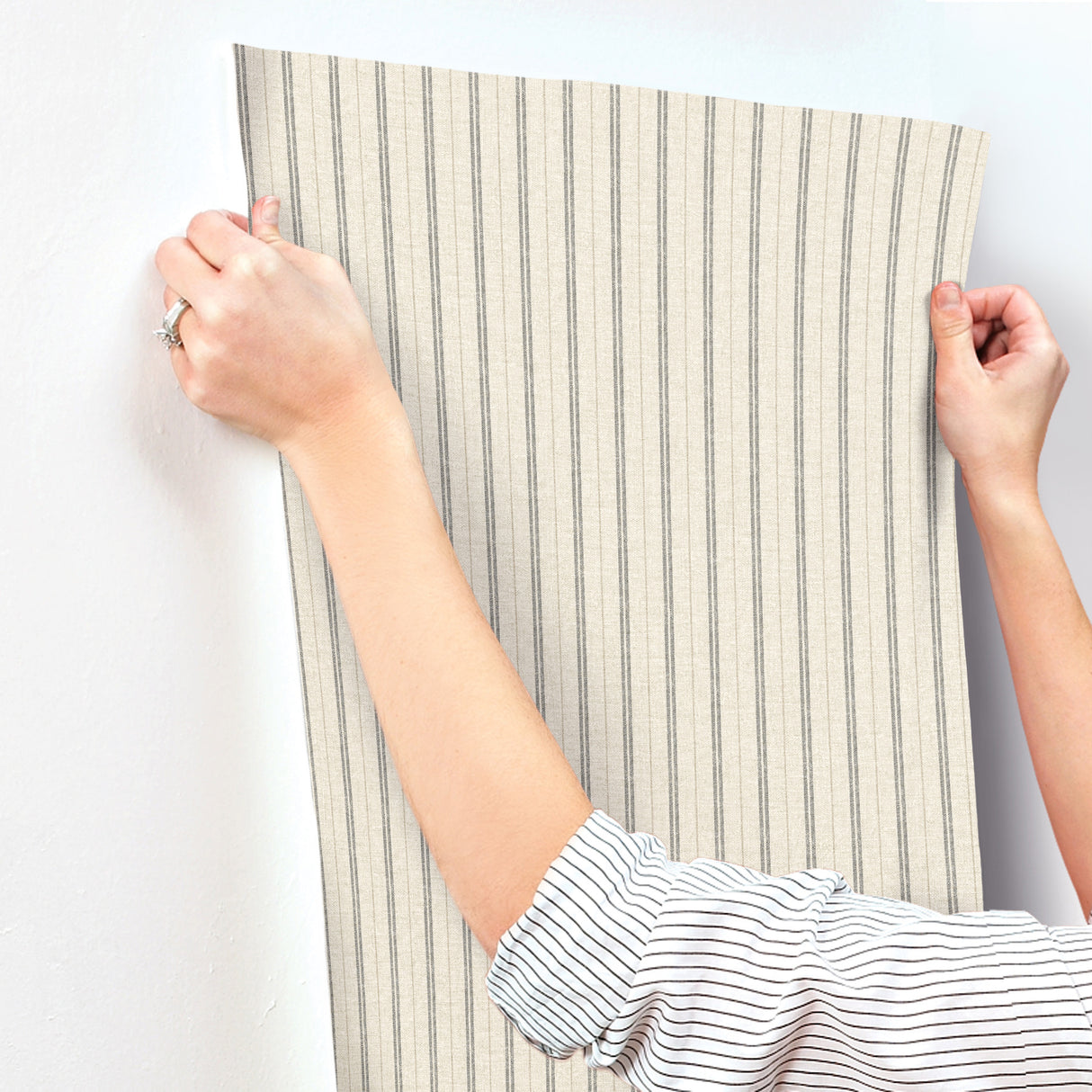 Chesapeake 4199-83429 Harville Black Double Stripe Wallpaper