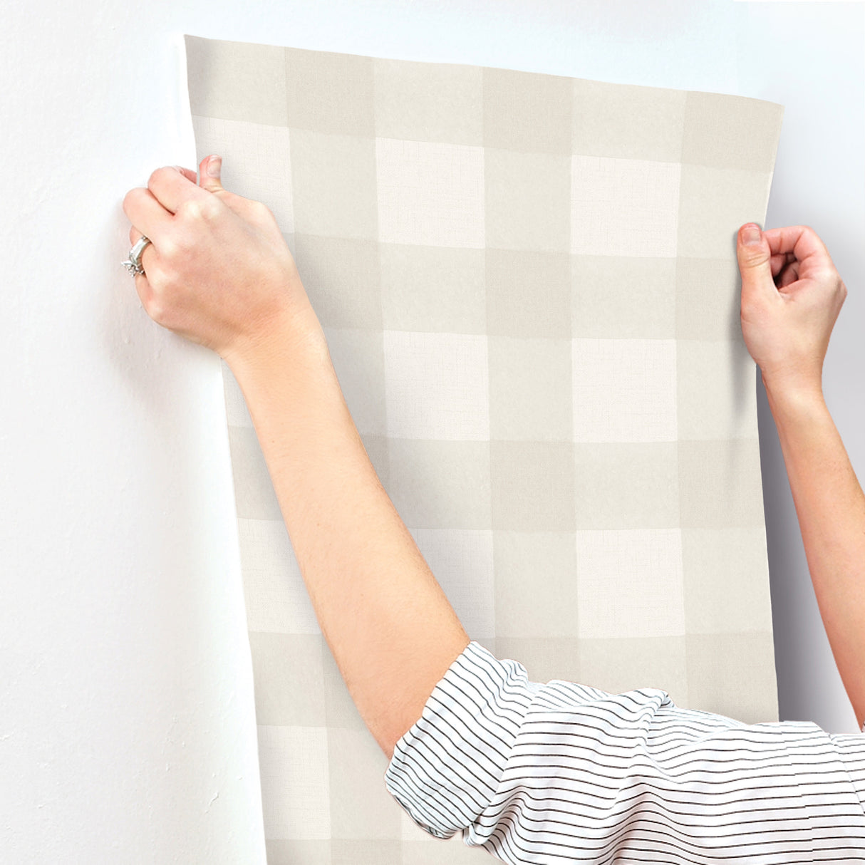 Chesapeake 4199-83555 Thorpe Dove Plaid Wallpaper