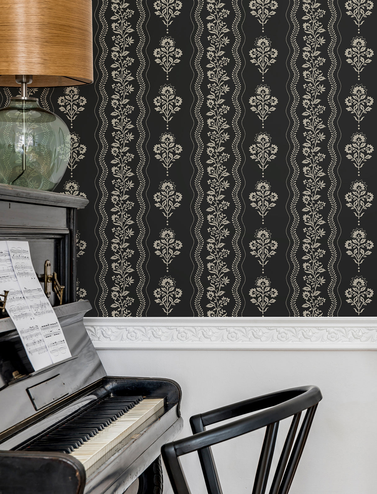 Chesapeake 4199-83704 Edith Light Blue Floral Damask Wallpaper