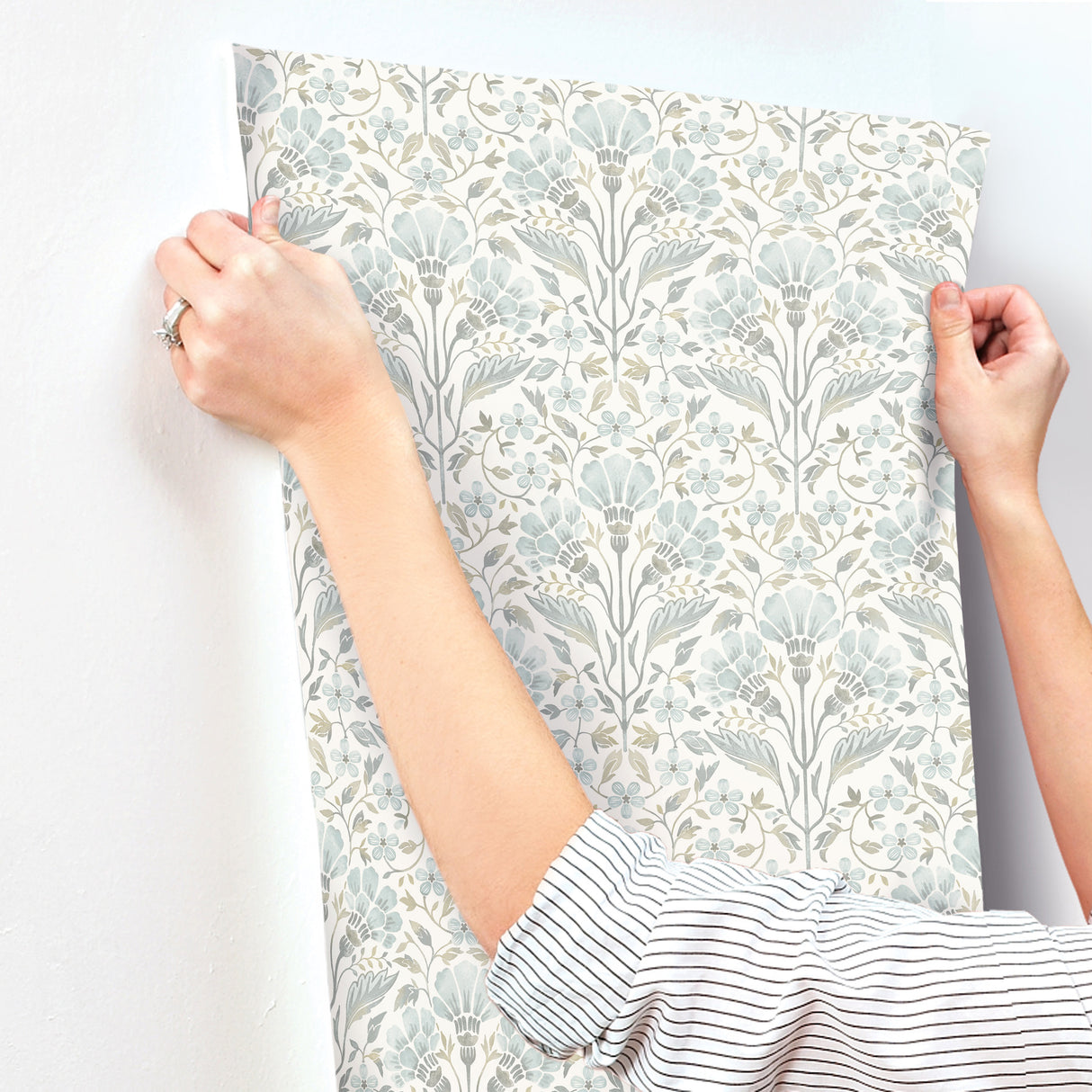 Chesapeake 4199-83704 Edith Light Blue Floral Damask Wallpaper