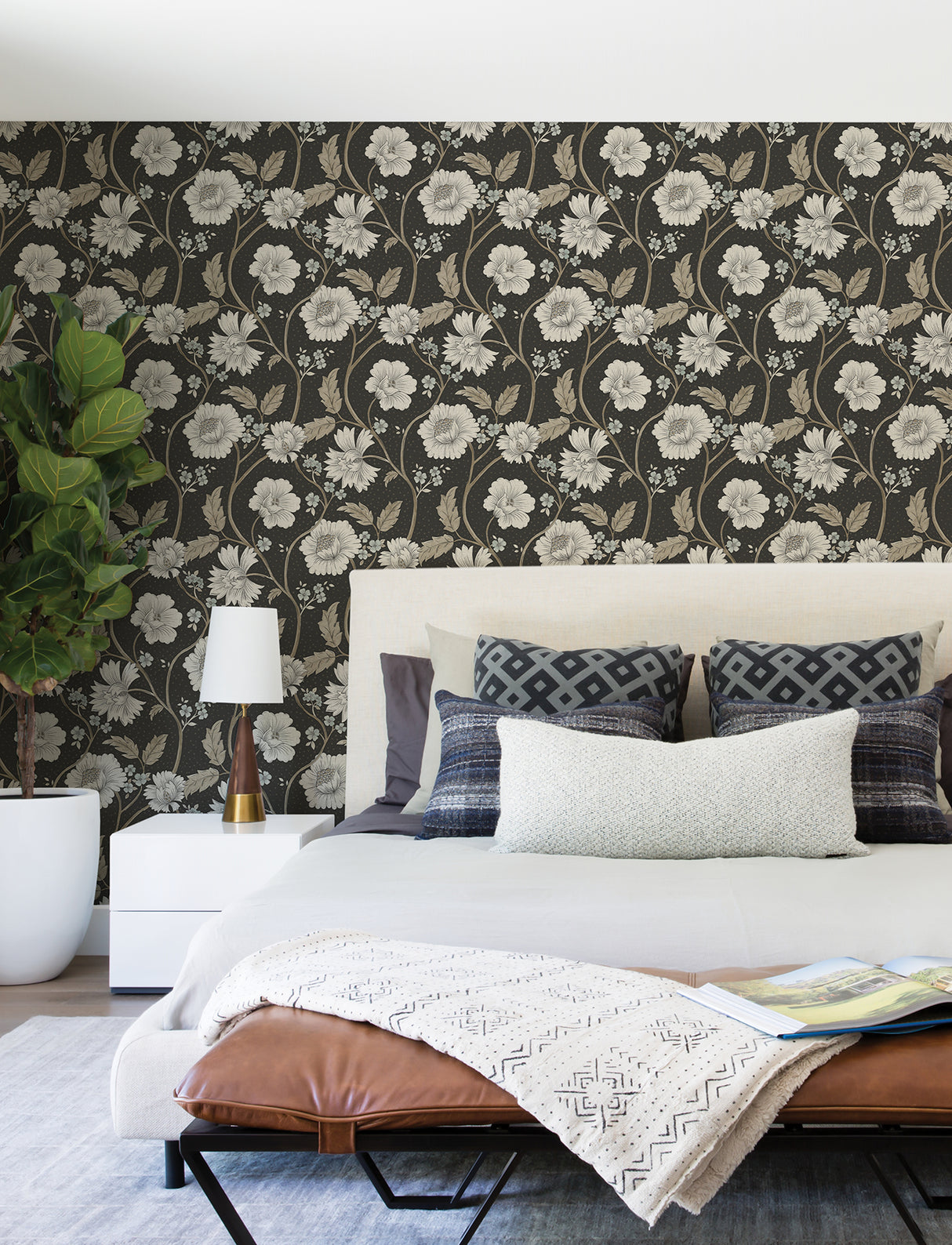 Chesapeake 4199-83707 Hazel Black Floral Trail Wallpaper