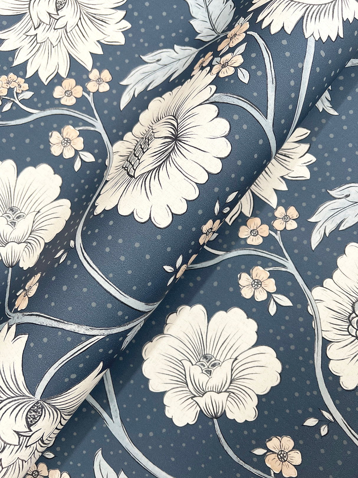 Chesapeake 4199-83710 Hazel Navy Floral Trail Wallpaper
