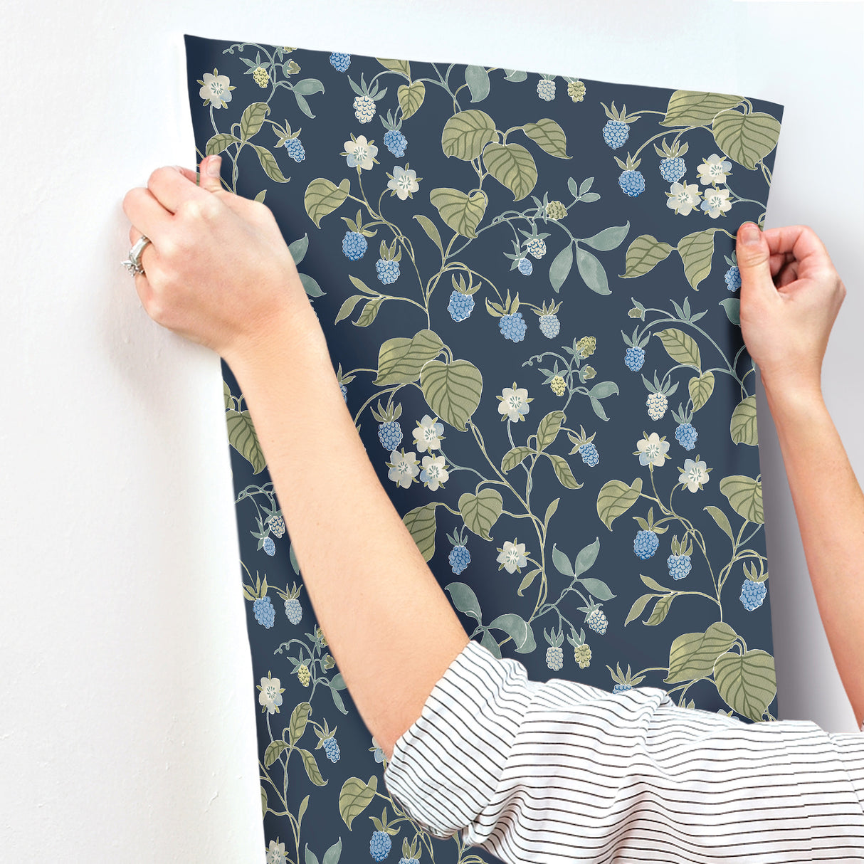 Chesapeake 4199-83714 Mercy Navy Berry Vines Wallpaper
