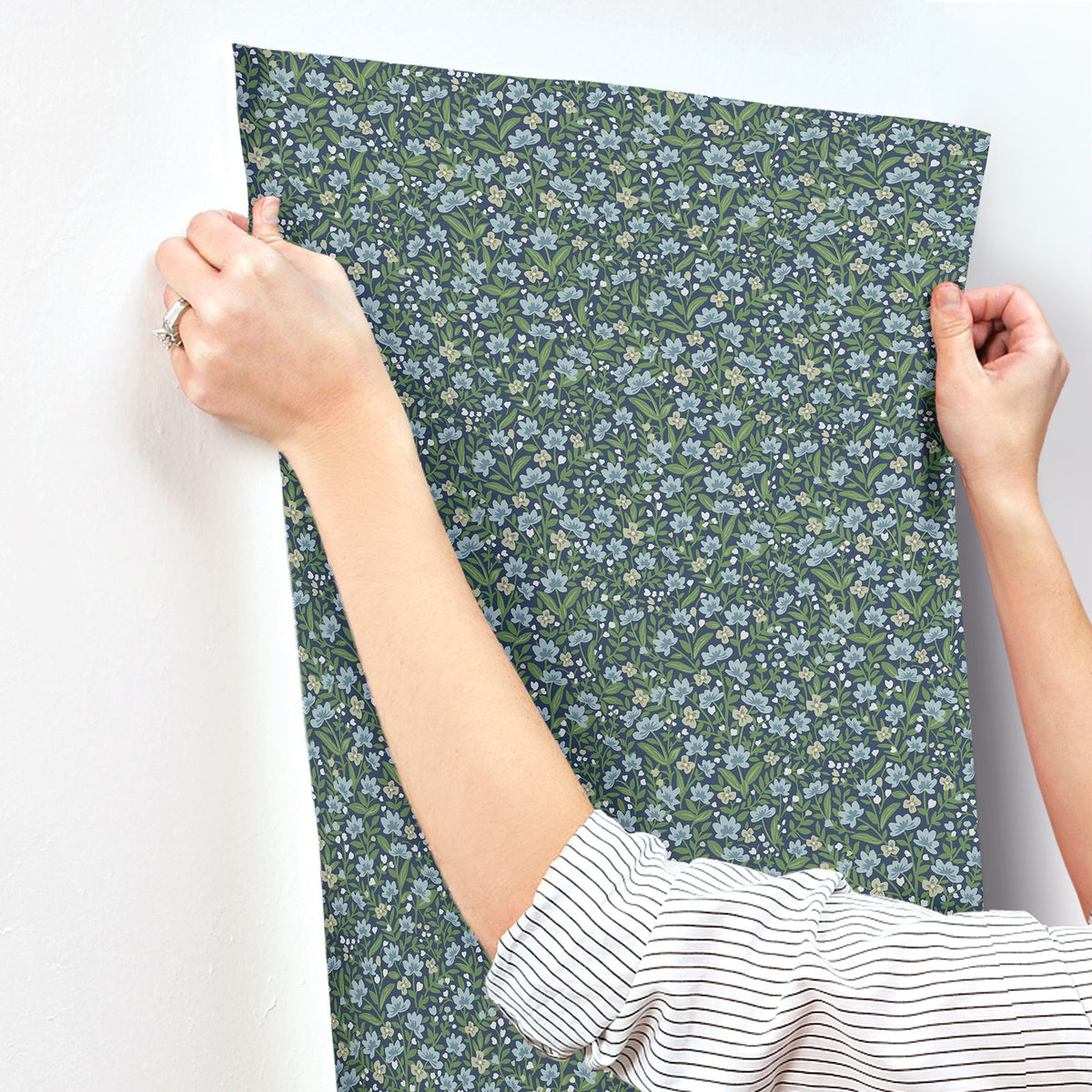 Rifle Paper Co. 4212-84369 Sylvie Navy Wallpaper