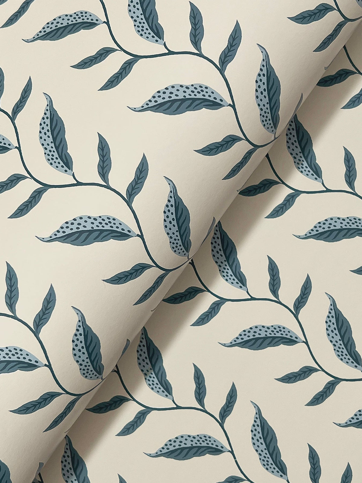 Rifle Paper Co. 4212-84405 Seagrass Slate & Linen Wallpaper