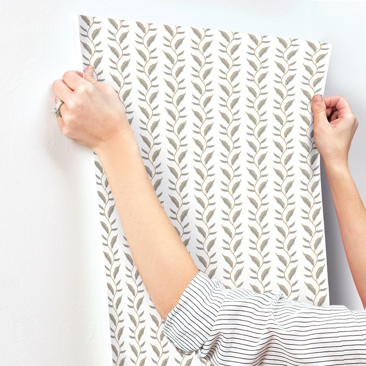Rifle Paper Co. 4212-84407 Seagrass White Wallpaper