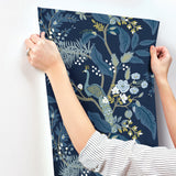 Rifle Paper Co. 4212-84422 Peacock Navy Wallpaper