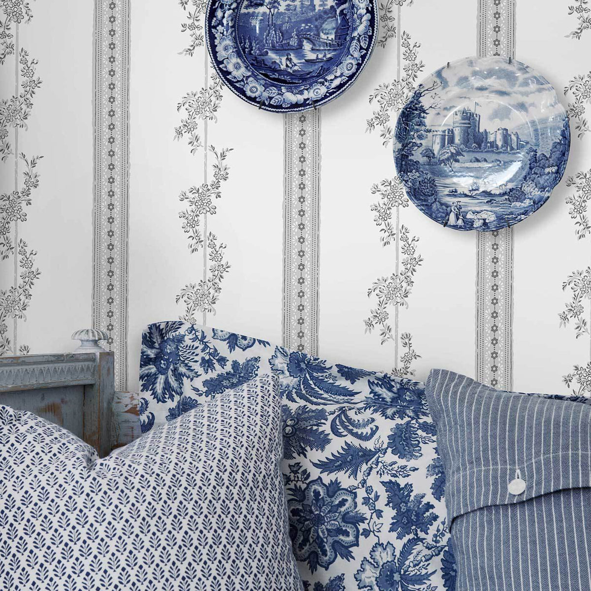 Schumacher 4508 DROTTNINGHOLM in GREY Wallpaper - BORÃ…STAPE