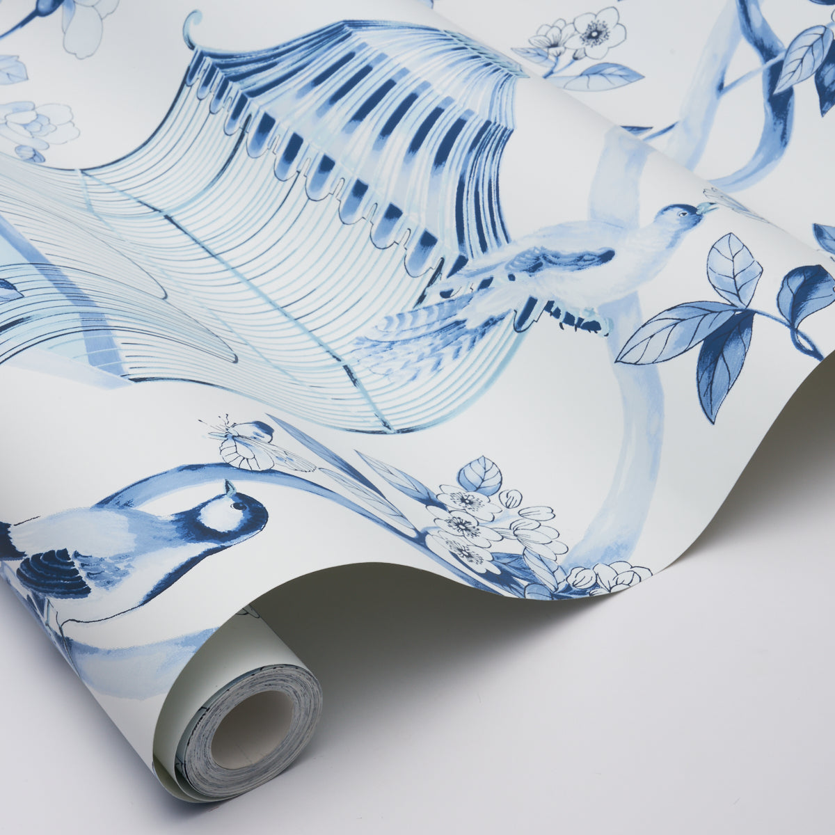 Schumacher Oiseaux Et Fleurs Porcelain Wallpaper - Eade's Wallpaper