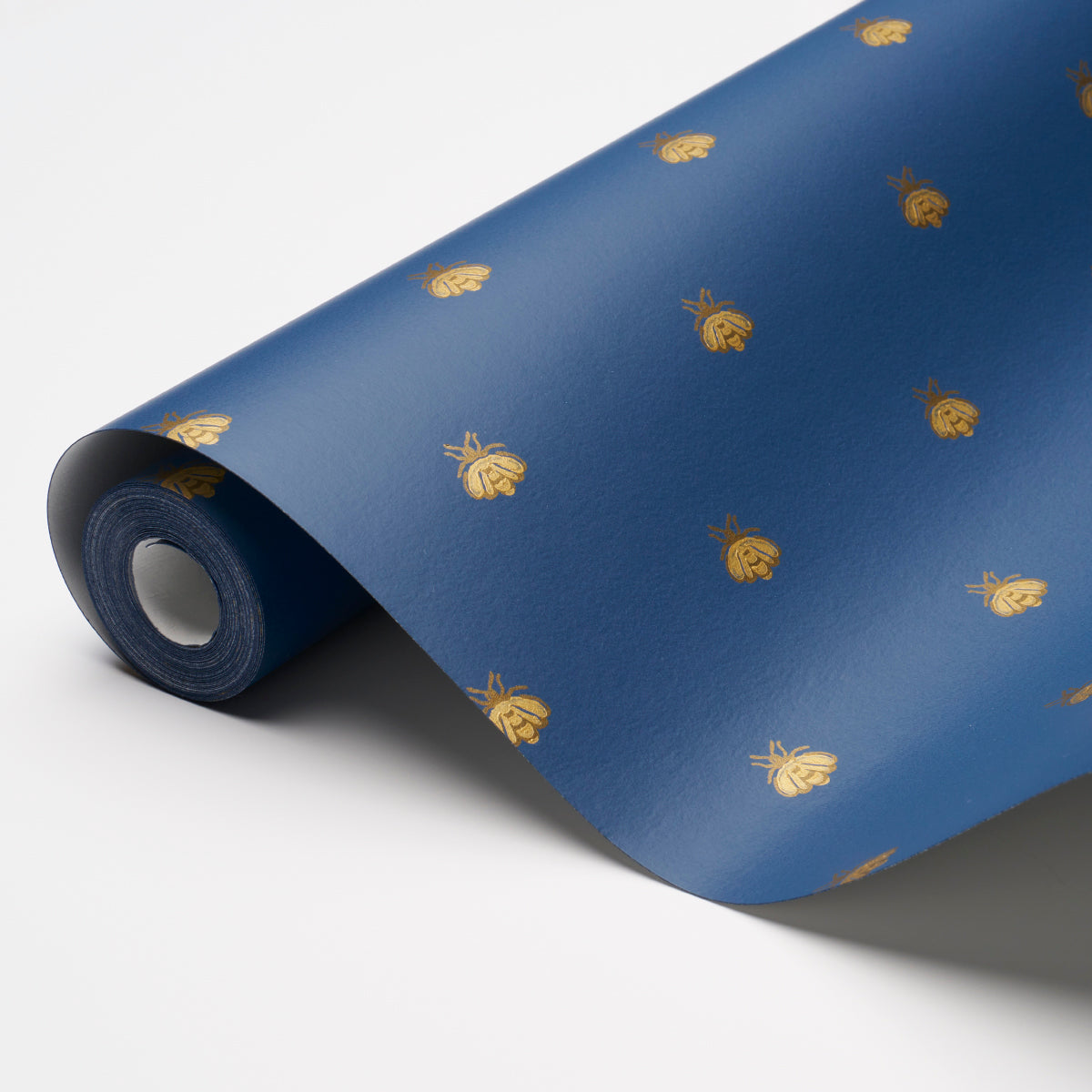 Schumacher Hubert'S Bees Midnight & Gold Wallpaper