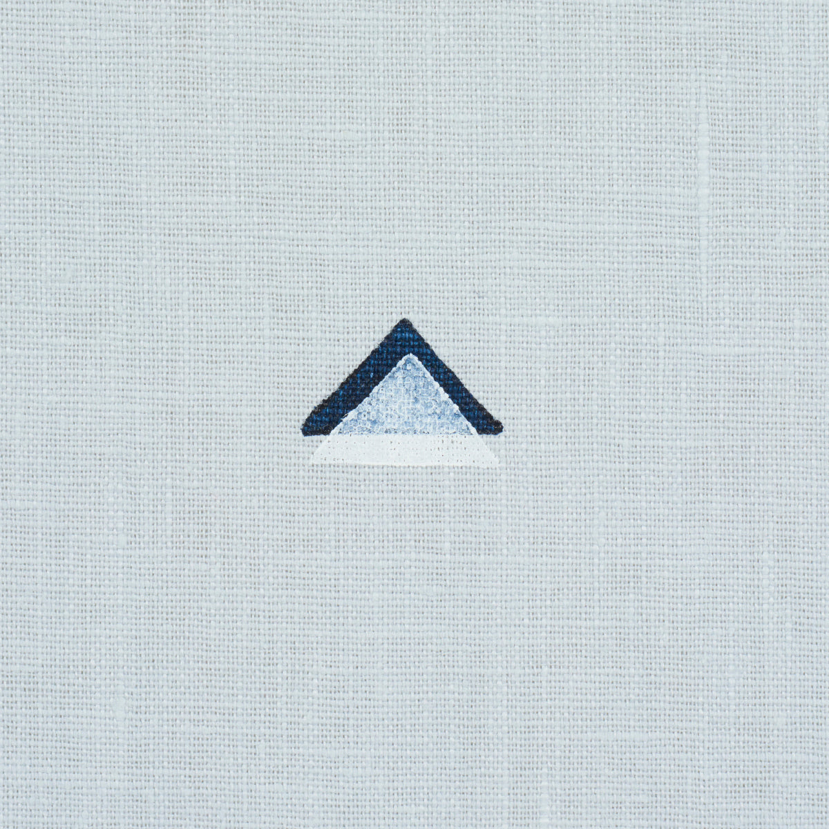 Schumacher 74022 OVERLAPPING TRIANGLES in NAVY AND WHITE ON 
