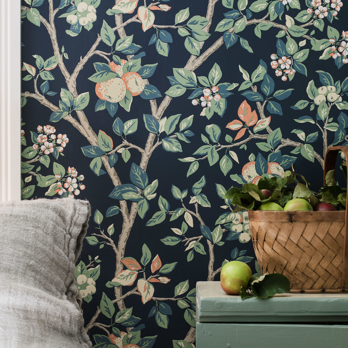 Schumacher 7651 INGRID MARIE in NAVY Wallpaper - BORÃ…STAPET