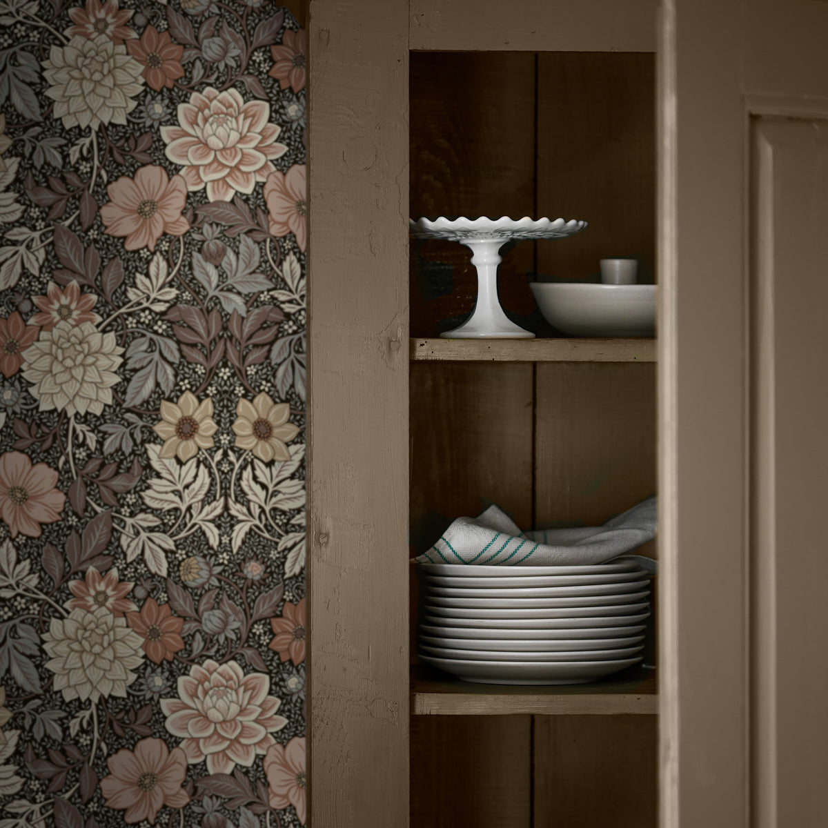 Schumacher 7689 DAHLIA GARDEN in BROWN Wallpaper - BORÃ…STAP
