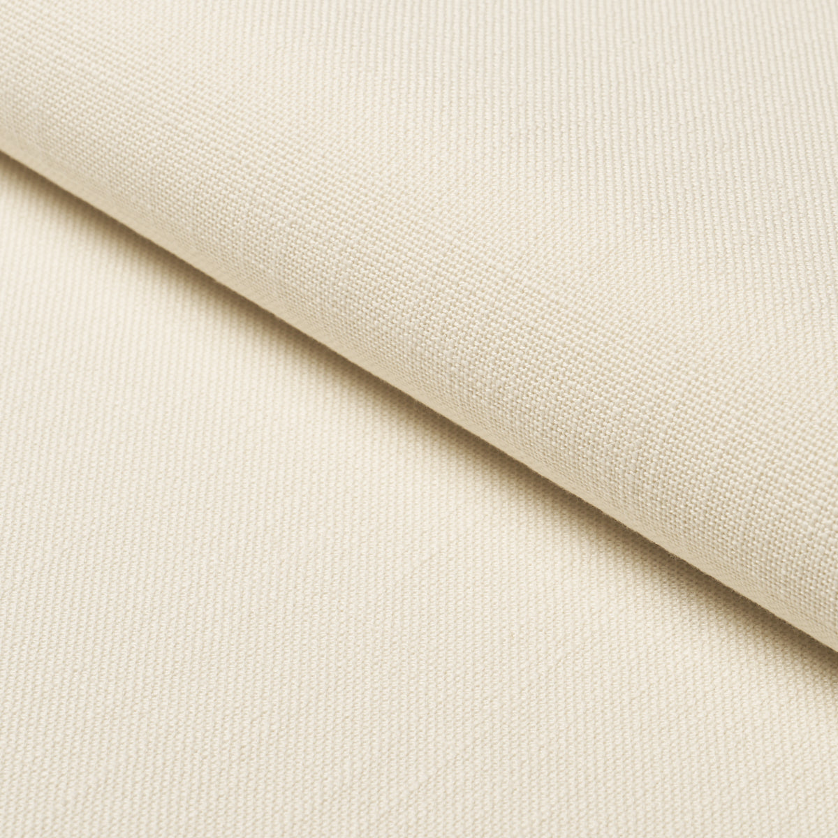 Schumacher Sasha Indoor/Outdoor Ivory Fabric - Eade's Wallpaper