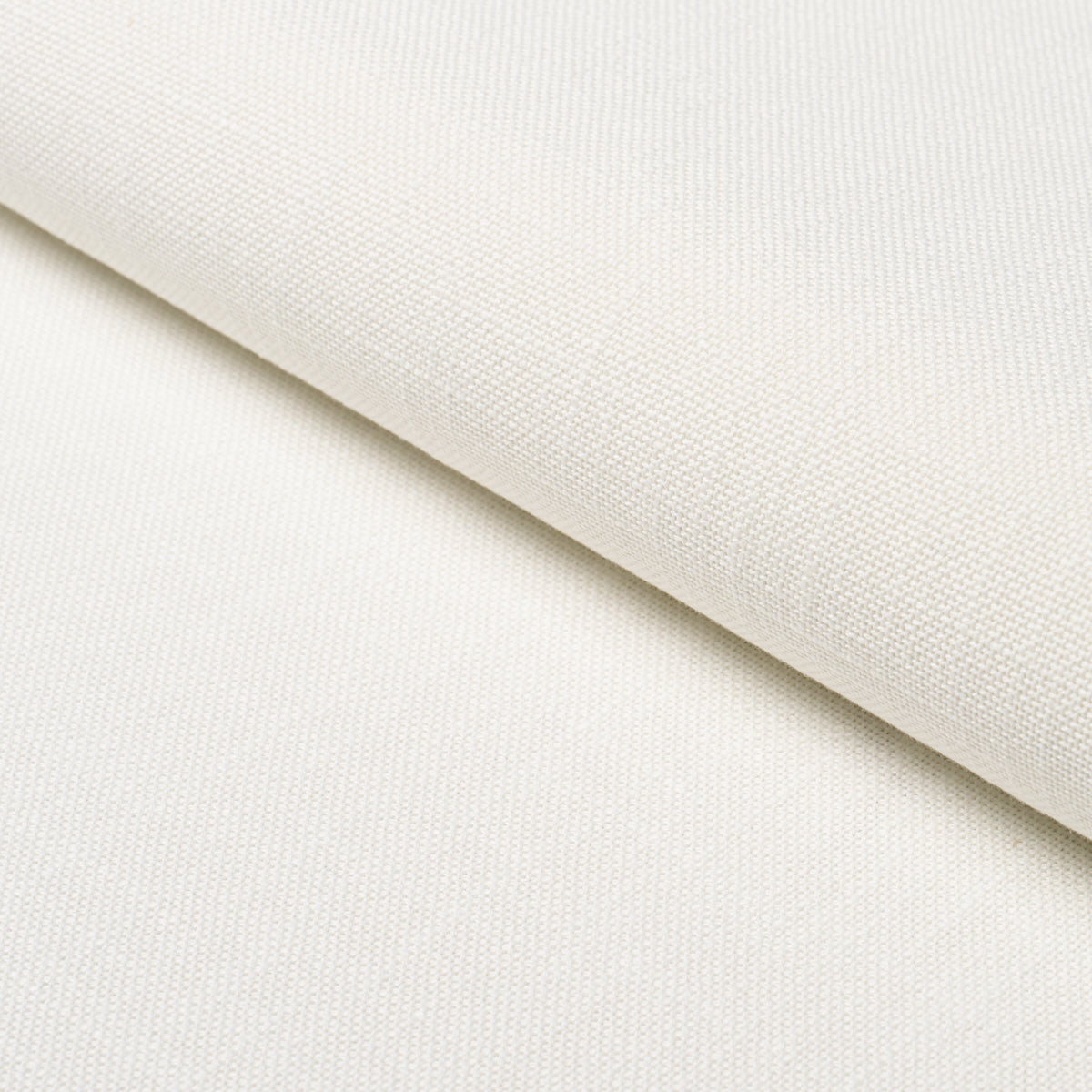 Schumacher Sasha Indoor/Outdoor White Fabric - Eade's Wallpaper