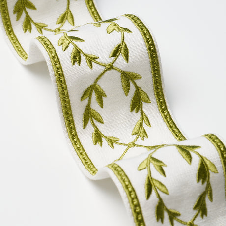 Schumacher 84570 MAISON VINE in LEAF Trim - PALOMA CONTRERAS