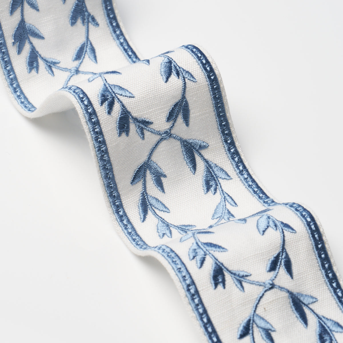 Schumacher 84573 MAISON VINE in PORCELAIN Trim - PALOMA CONT
