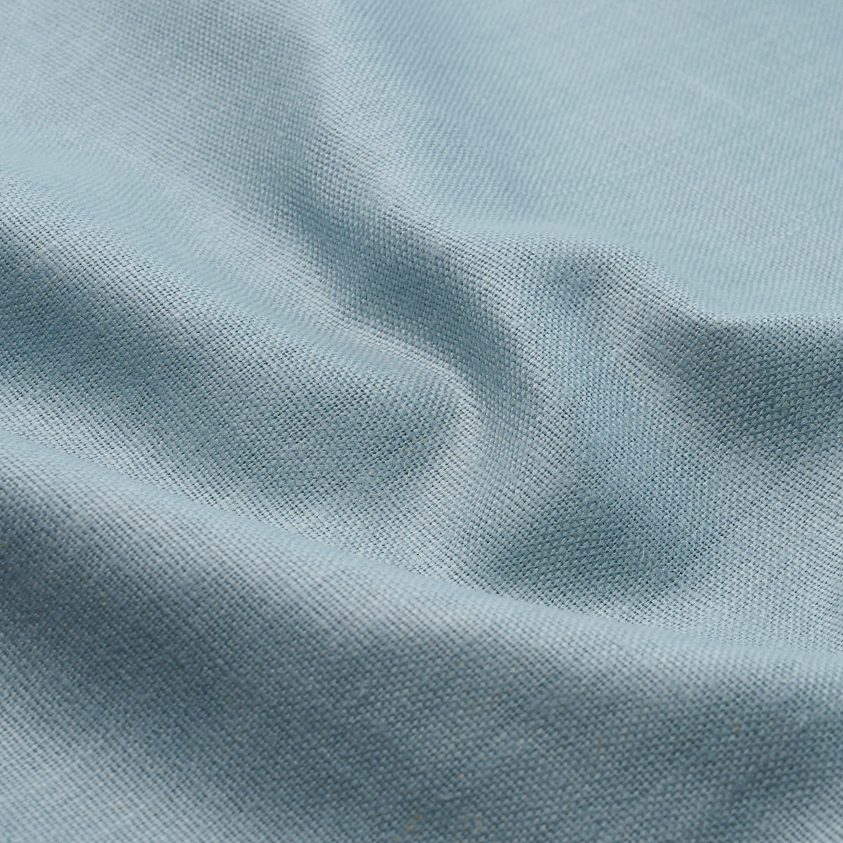 Schumacher 84962 LEO GLAZED LINEN in SKY Fabric - PERFECT BA