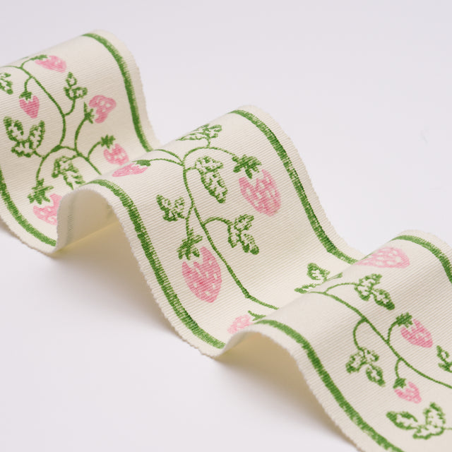 Schumacher 85461 STRAWBERRY TRAIL HAND BLOCK TRIM in GREEN T