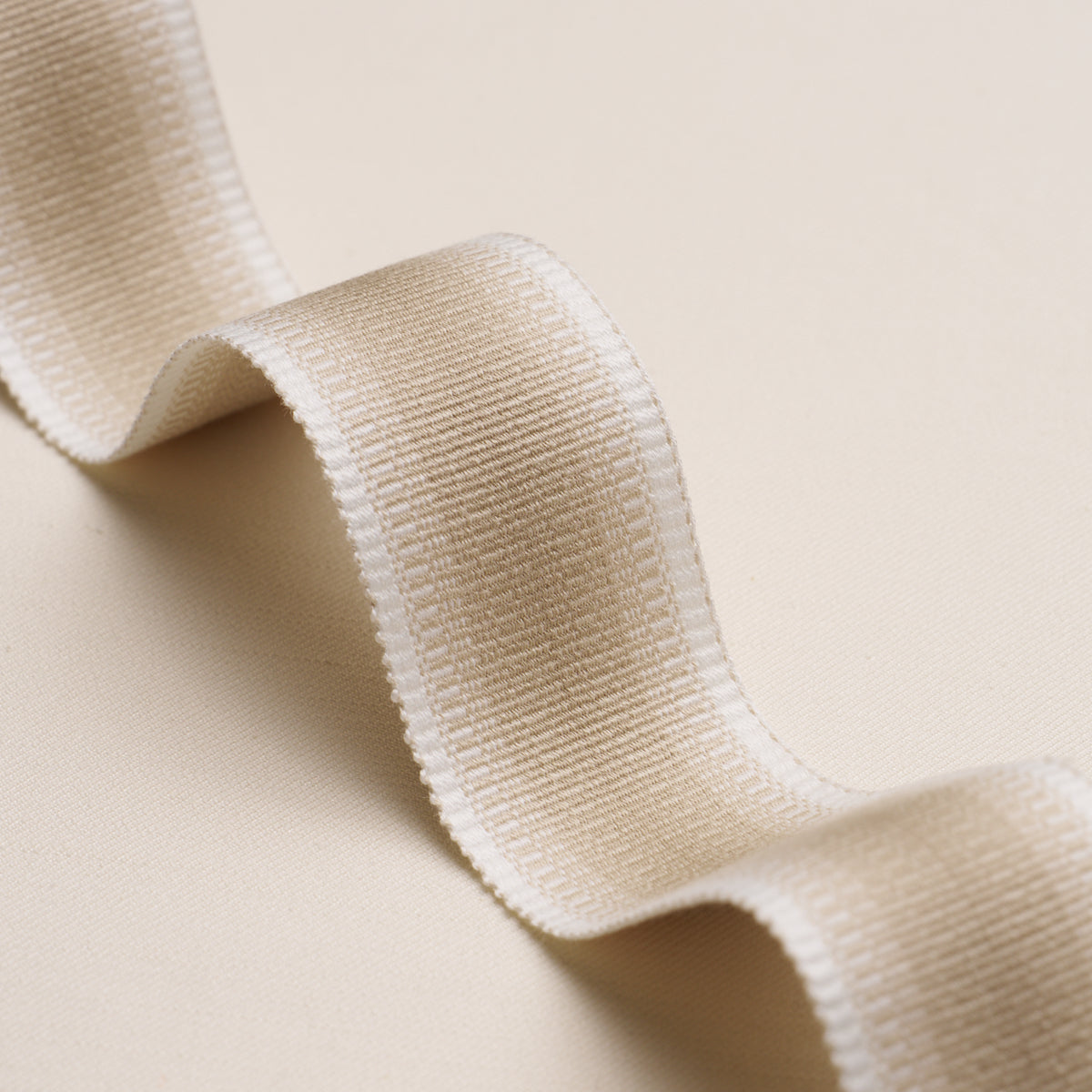 Schumacher 86173 BELTON TAPE NARROW in NATURAL Trim - PERENN