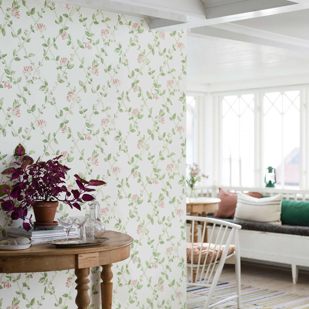 Schumacher 8852 HONEYSUCKLE in IVORY Wallpaper - BORÃ…STAPET