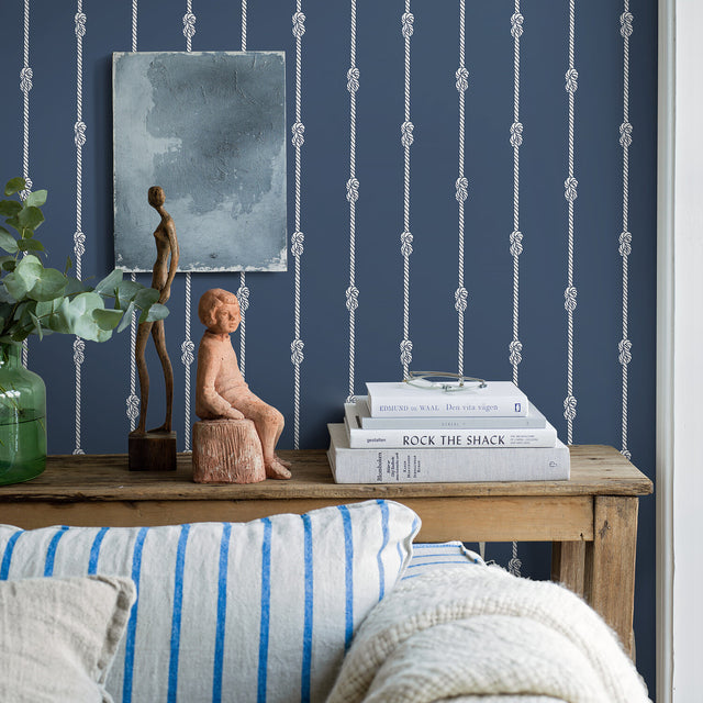 Schumacher 8858 KNOT STRIPE in NAVY Wallpaper - BORÃ…STAPETE