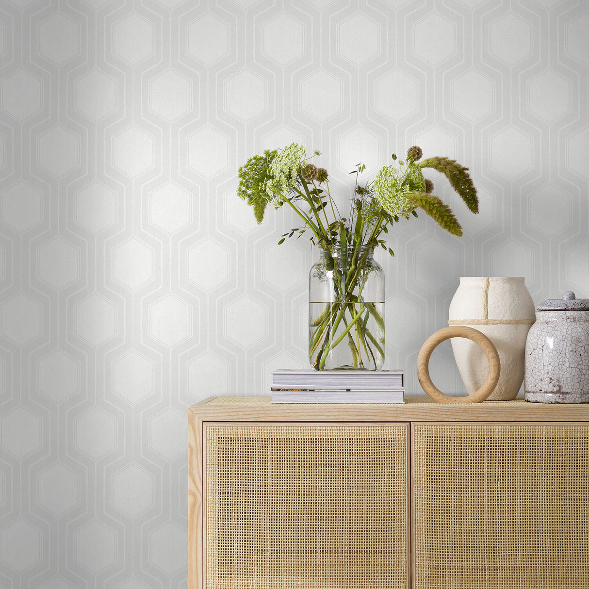 Schumacher 9305 GRAPHIC HEXAGON in BONE Wallpaper - BORÃ…STA