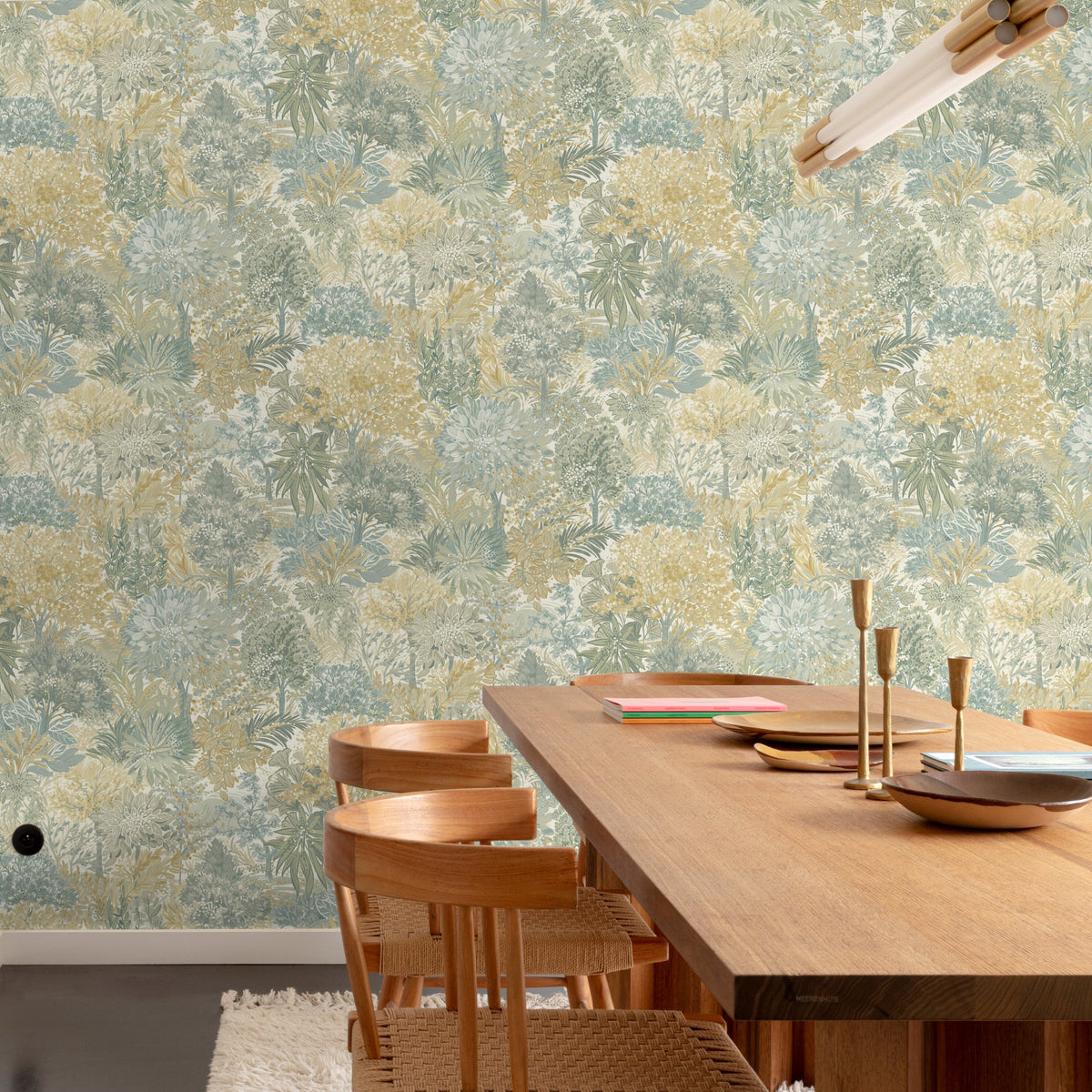 Galerie Inia Classical Floral All-over Green Wallpaper INA78