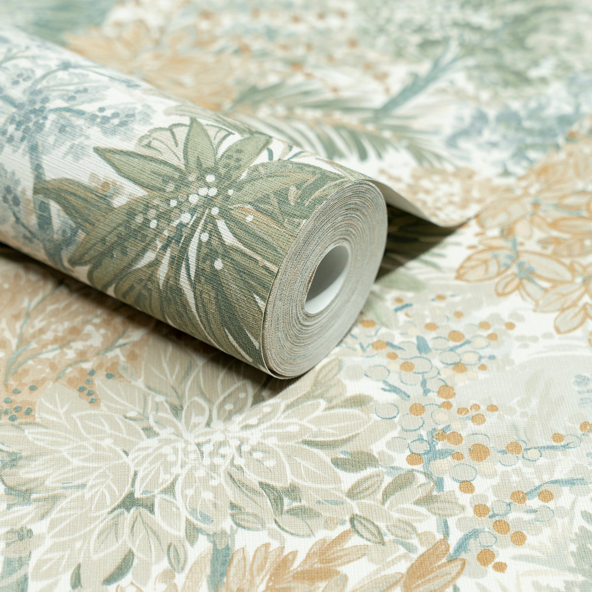 Galerie Inia Classical Floral All-over Green Wallpaper INA78