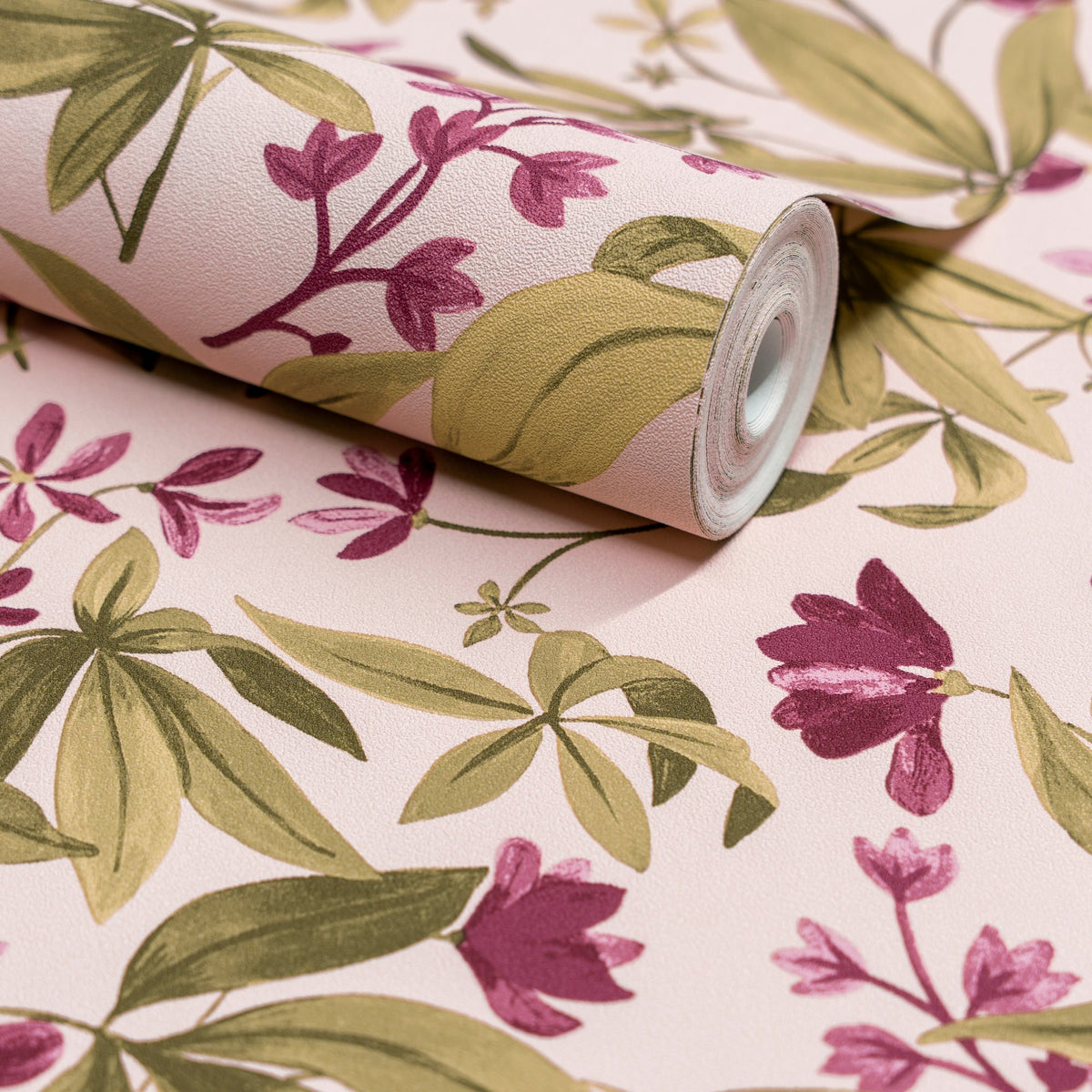 Galerie Inia Classical Floral All-over Green Wallpaper INA80