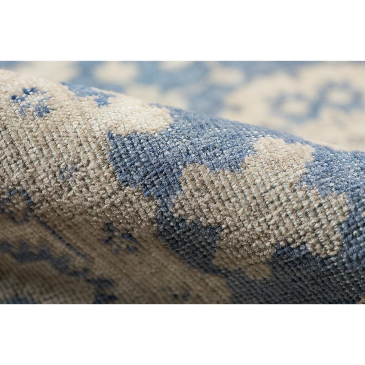 Amer Rugs AIN-5 Ainsley Classic Bordered Area Rug